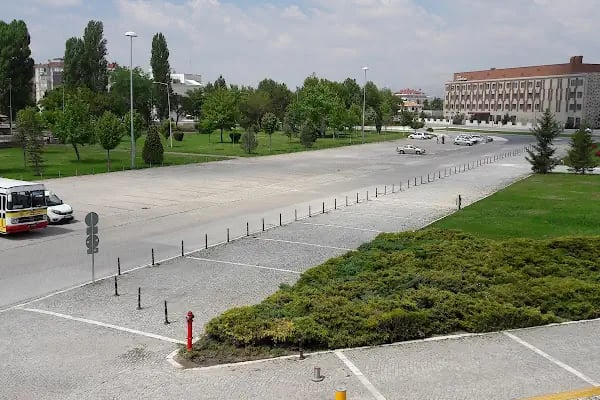 Mevlana Kültür Merkez Otoparkı - Resim 8
