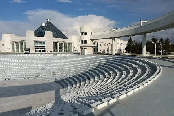 Mevlana Kültür Merkez Otoparkı - Resim 2
