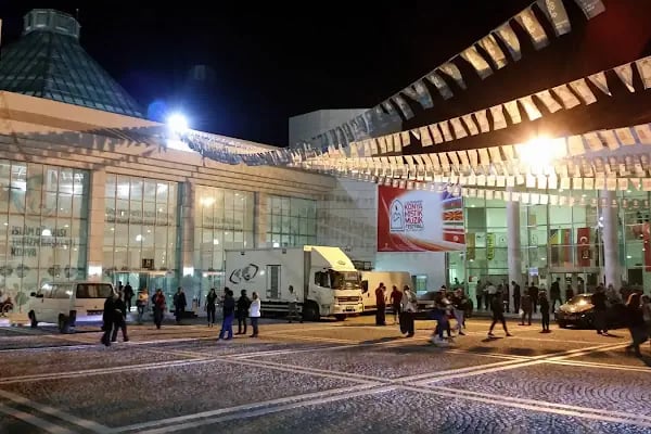 Mevlana Kültür Merkez Otoparkı - Resim 13