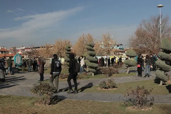 Mevlana Kültür Merkez Otoparkı - Resim 12