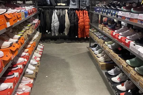 Yalı Spor Outlet - Selway Outlet Avm - Resim 3