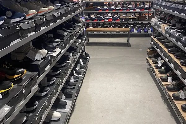Yalı Spor Outlet - Selway Outlet Avm - Resim 5