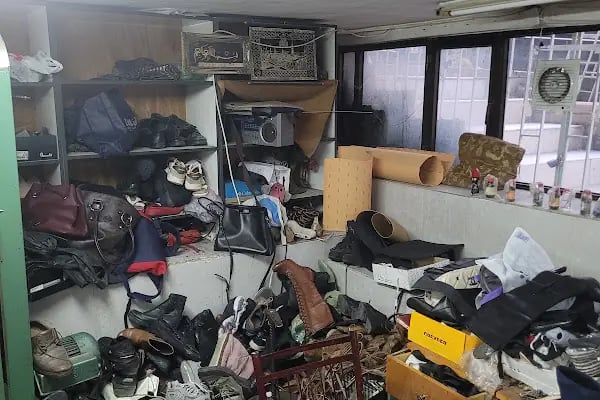 Ayakkabı ve çanta tamircisi - Resim 11