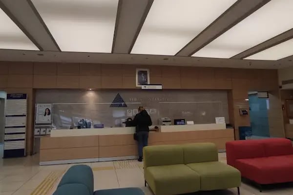 Yeditepe Üniversitesi Göz Merkezi - Resim 2