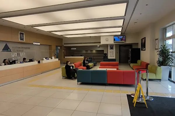 Yeditepe Üniversitesi Göz Merkezi - Resim 6