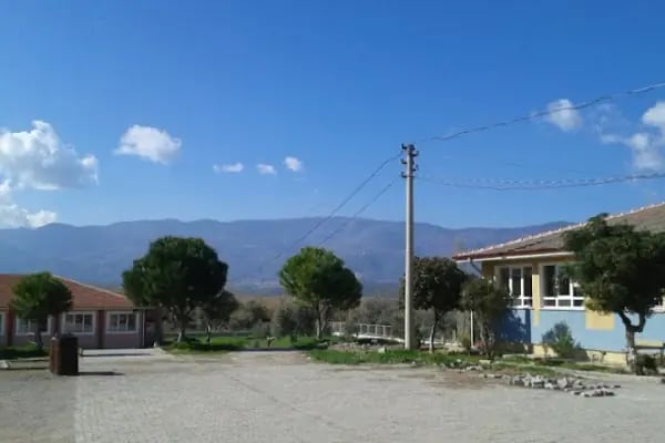 Yazıkent Mürşide Akçay İlkokulu - Resim 3