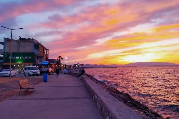 Güzelbahçe Sahil - Resim 17