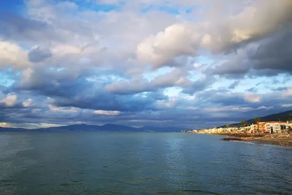 Güzelbahçe Sahil - Resim 20