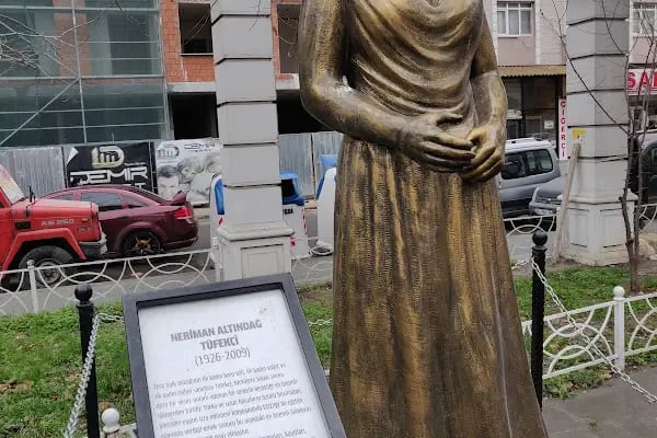 Ahmet Taner Kışlalı Parkı - Resim 10
