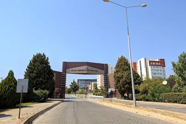Fen Edebiyat Fakültesi ( İnsan ve Toplum Bilimleri Fakültesi- Fen Fakültesi ) - Resim 10