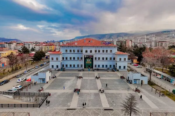 Malatya 100. Yıl İl Halk Kütüphanesi - Resim 6