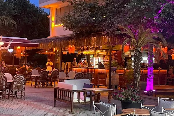Green Garden Restaurant and Bar - Resim 6