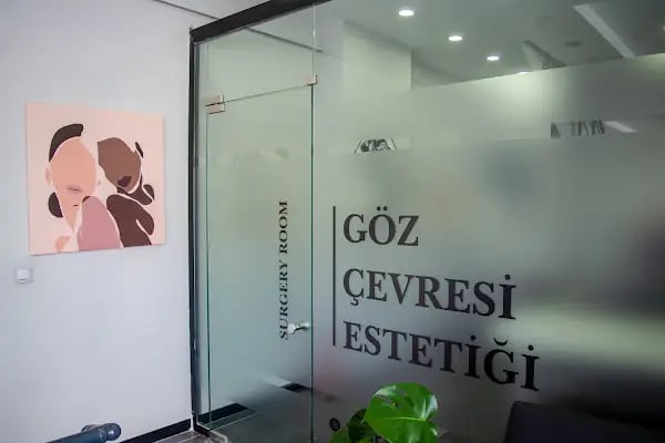 Op. Dr. Can Pamukcu Göz Kliniği, Göz Kapağı Hastalıkları ve estetiği, Protez Göz, Göz Tembelliği, Şaşılık, fraksiyonel lazer - Resim 12
