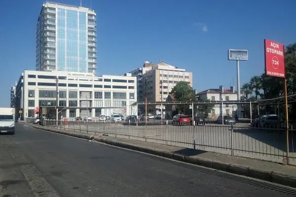 Alsancak Punta Katlı Otoparkı - Resim 14