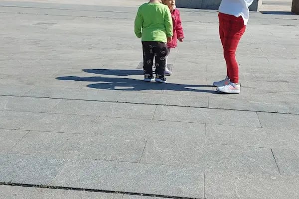 Buca Işılay Saygın Meydanı - Resim 8