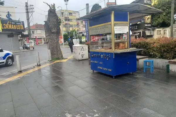 Buca Işılay Saygın Meydanı - Resim 10