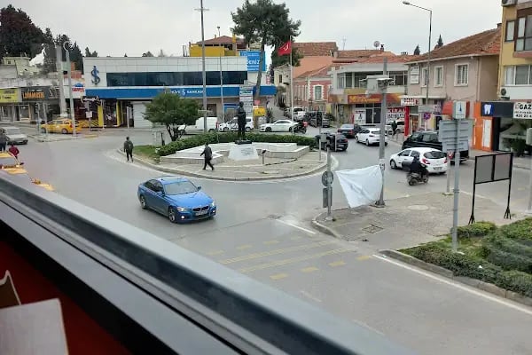 Buca Işılay Saygın Meydanı - Resim 20