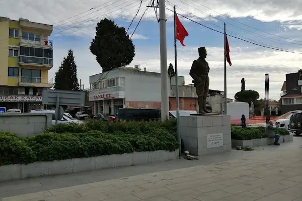 Buca Işılay Saygın Meydanı - Resim 11