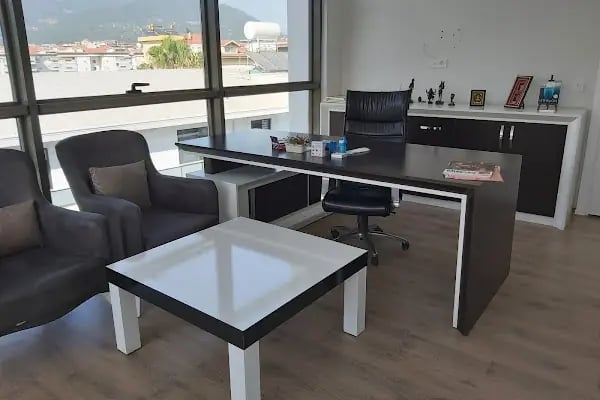 Diş Hekimi Arzu Elif Çelik - Tezak Diş Kliniği - Resim 3