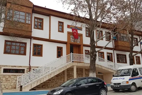 Elmalı Vergi Dairesi - Resim 4