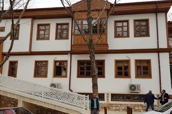 Elmalı Vergi Dairesi - Resim 2