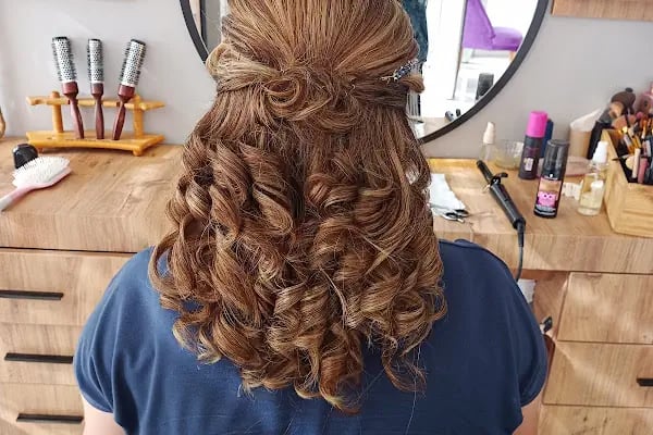 Saloon Seval - Resim 4