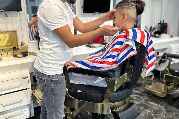 Hüseyin Kanyılmaz - HK BARBERS - Resim 11