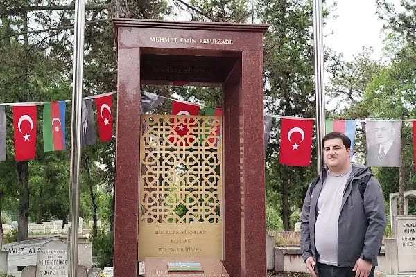 MEMMED EMIN RESULZADE MEZARI - Resim 16