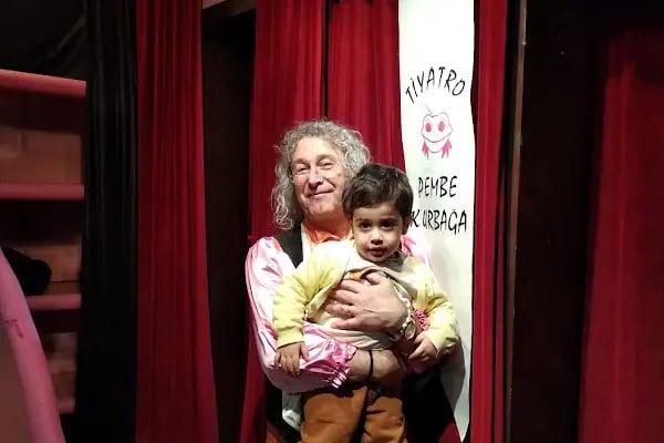 Tiyatro Pembe Kurbağa - Resim 10