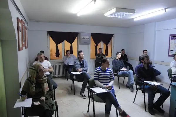 UĞUR TEKİN YABANCI DİL MERKEZİ - Resim 2