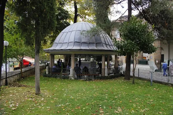Gazi Orhan Bey Camii - Resim 16