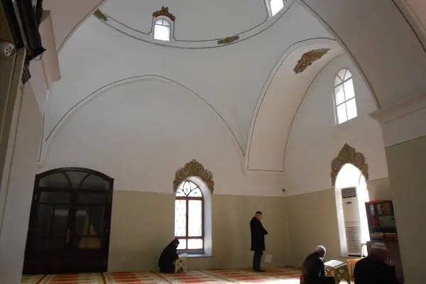 Gazi Orhan Bey Camii - Resim 13