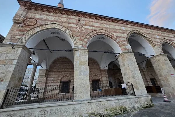 Gazi Orhan Bey Camii - Resim 11
