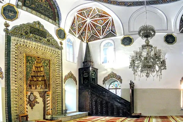 Gazi Orhan Bey Camii - Resim 3