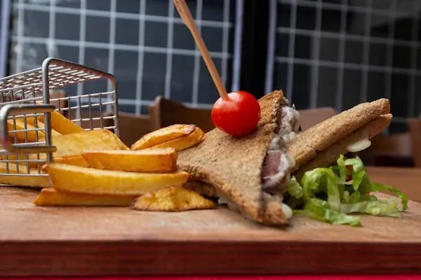 Altı Üstü Bir Restaurant - Resim 5