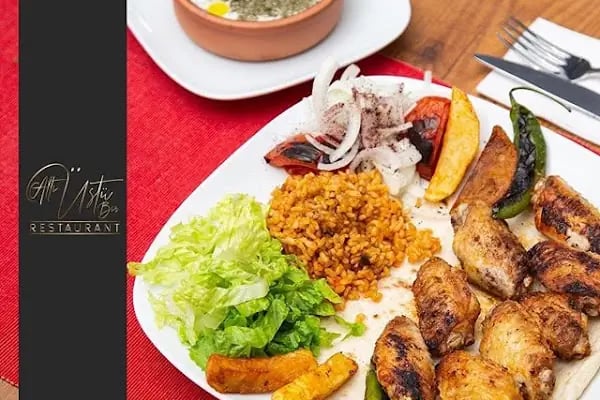 Altı Üstü Bir Restaurant - Resim 2