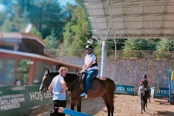 Gebze Belediyesi Atlı Eğitim Merkezi - Resim 19