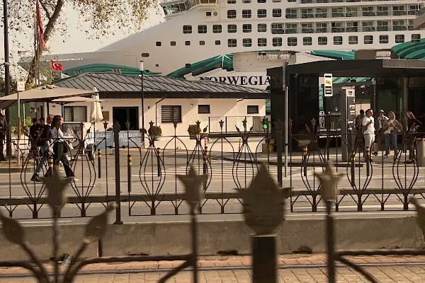 Karaköy Yolcu Salonu Gümrük Müdürlüğü - Resim 2