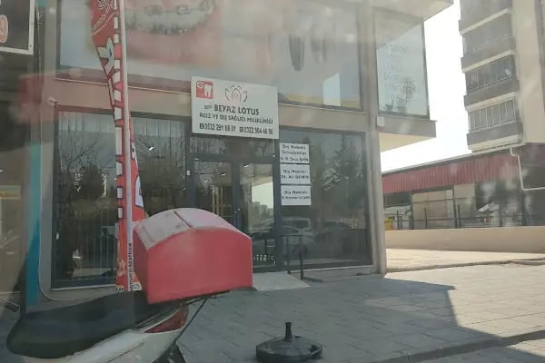 BEYAZ LOTUS AĞIZ ve DİŞ SAĞLIĞI POLİKLİNİĞİ - Resim 7