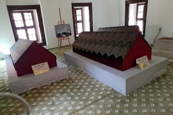 II. Murad Türbesi - Resim 3