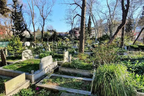 Istanbul Büyükşehir Belediyesi Sarıyer Mezarlığı - Resim 8