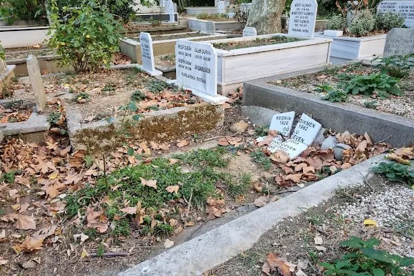 Istanbul Büyükşehir Belediyesi Sarıyer Mezarlığı - Resim 2