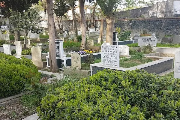 Istanbul Büyükşehir Belediyesi Sarıyer Mezarlığı - Resim 14