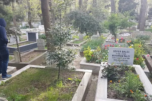 Istanbul Büyükşehir Belediyesi Sarıyer Mezarlığı - Resim 18