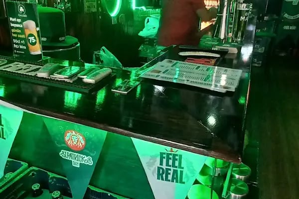 Greenish Pub - Resim 18
