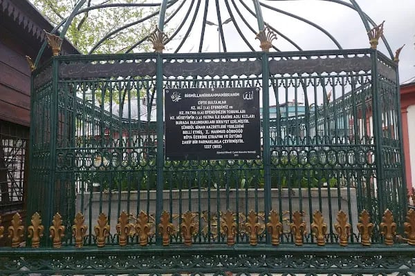 Çifte Sultanlar Türbesi - Resim 2