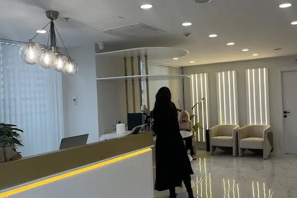 Réve Aesthetics - İzmir Göz Kapağı Estetiği &amp; Dudak Dolgusu - Resim 3