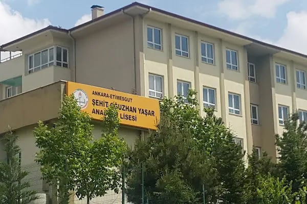 ŞEHİT OĞUZHAN YAŞAR ANADOLU LİSESİ - Resim 3