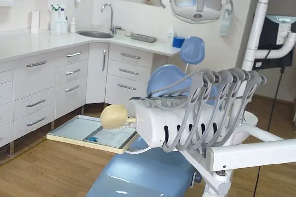 Diş Hekimi İnci Kızıltan Muayenehanesi - Resim 13