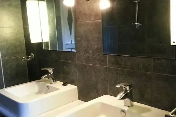 Astopia Hotel &amp; Cafe - Resim 6